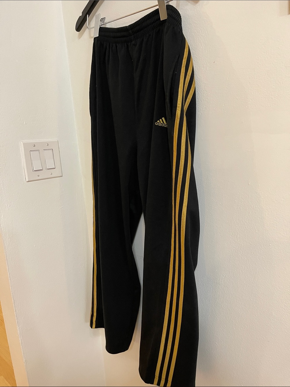 adidas Black & Yellow Track Pants Size M/L Loose Fit